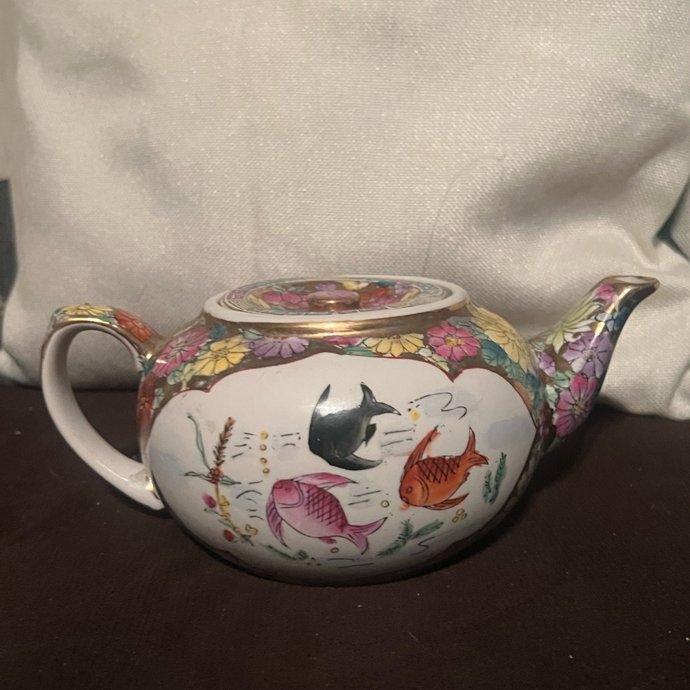 Vintage Asian Fish Design Teapot 1950s - Picture 2 of 5